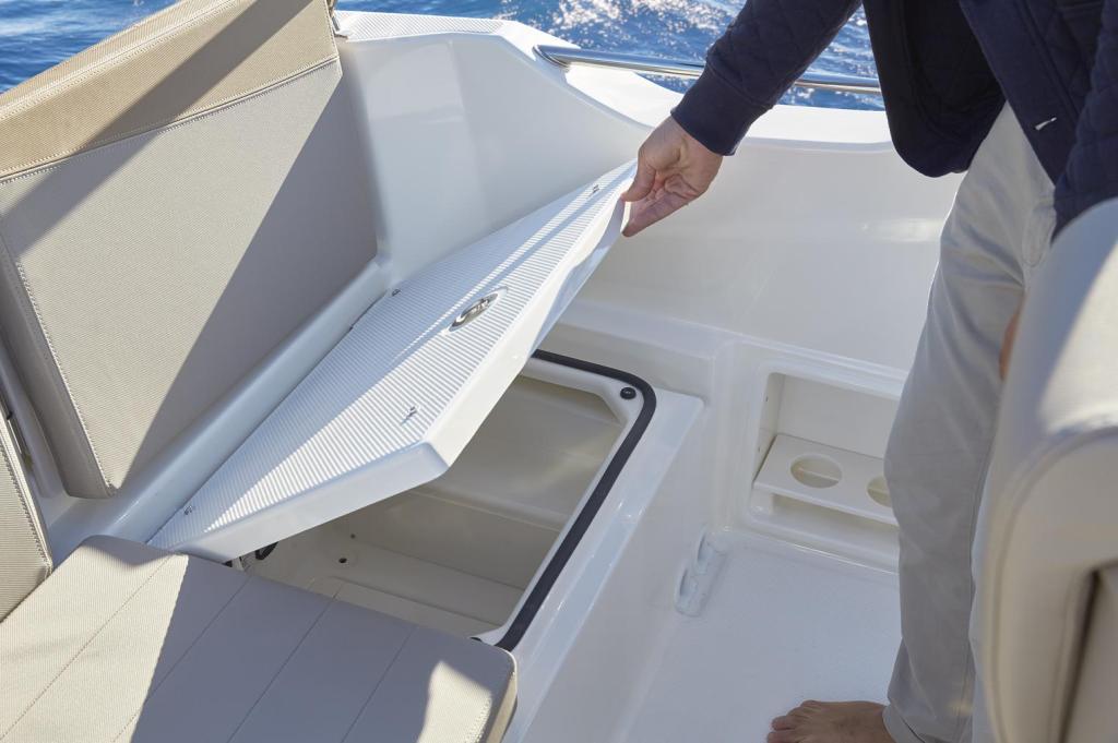Activ 675 Sundeck mit 150 PS und Trailer