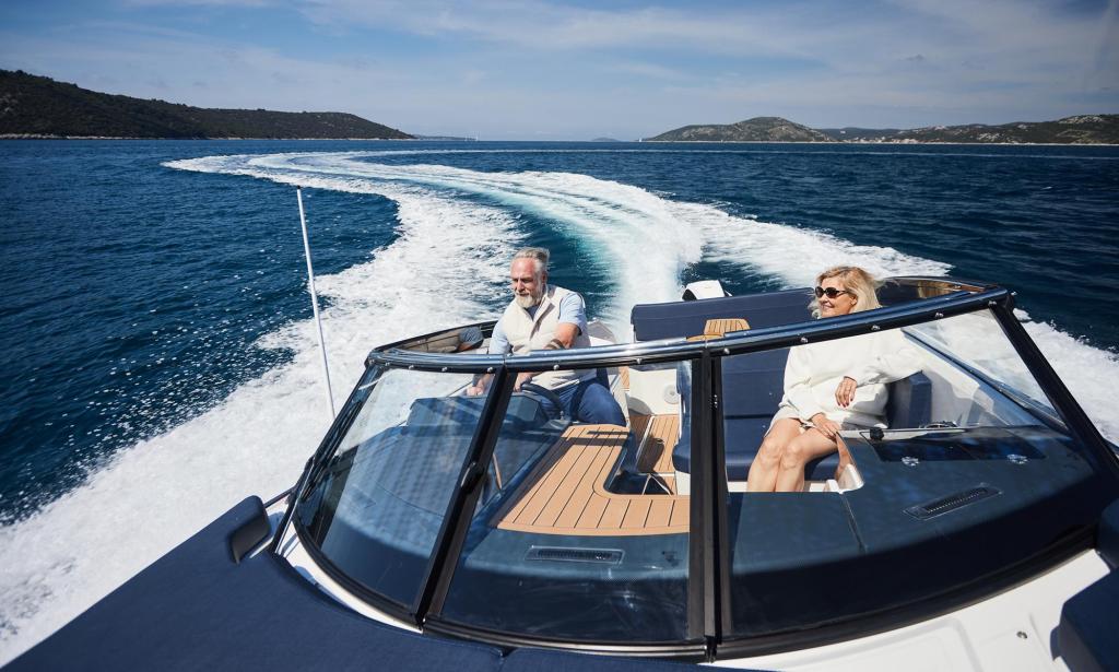 780 Escape inkl. 200 PS und Trailer