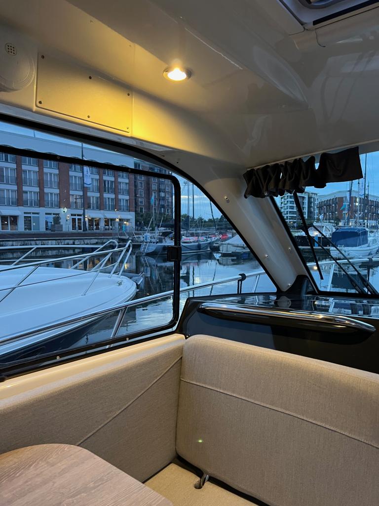_Quicksilver_905_Weekend_300PS_V8 _Quicksilver_905_Weekend_300PS_V8