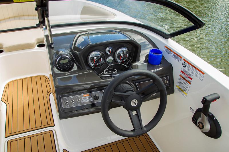 VR6 Bowrider Outboard