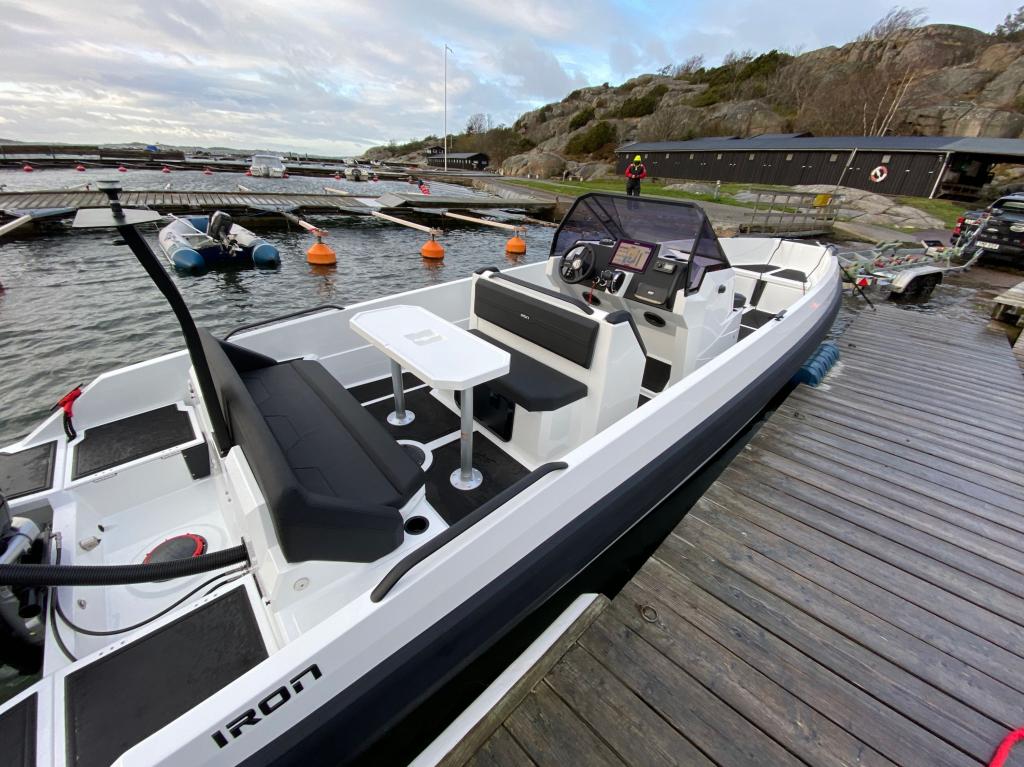 827 mit 250PS und Trailer