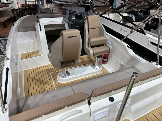 Activ 605 Sundeck 150 PS MESSEBOOT