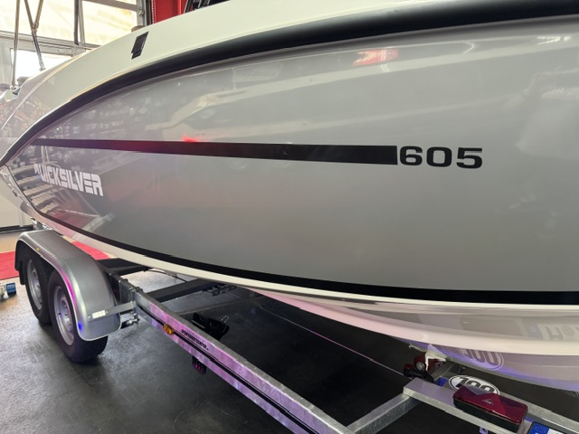 Quicksilver Activ 605 Open mit Mercury 150PS Lagerboot