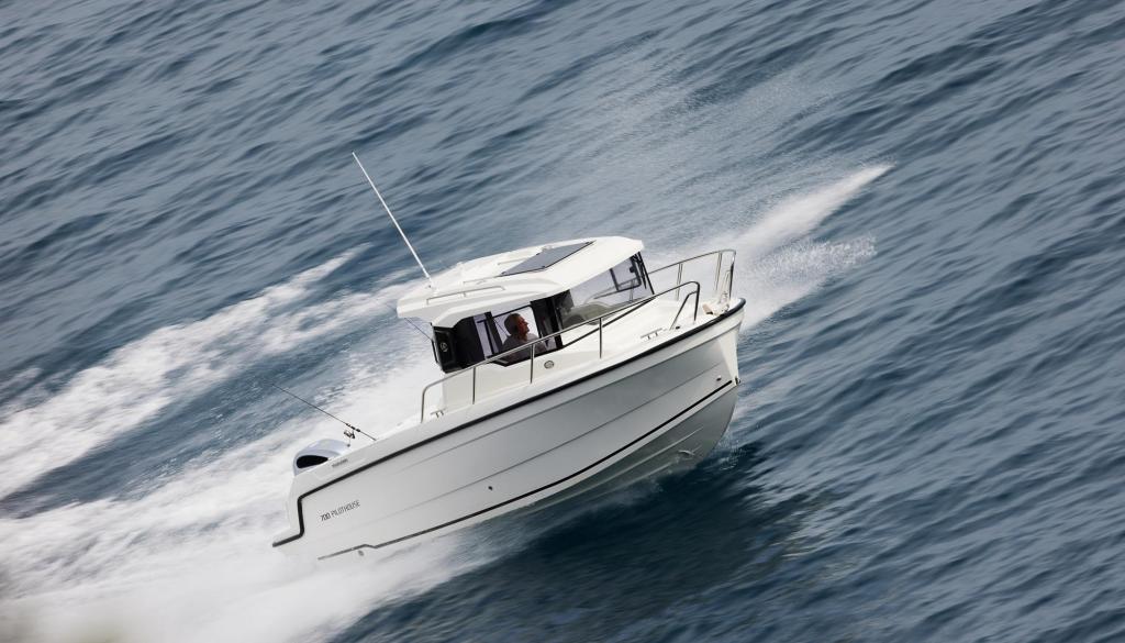 700 Pilothouse 700 Pilothouse