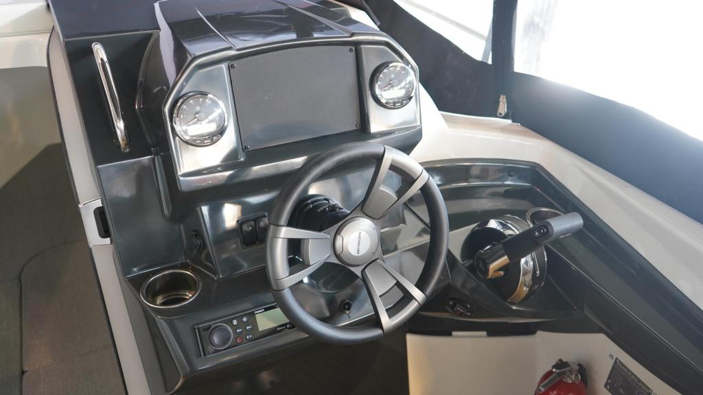 Activ 555 Cabin mit 15PS