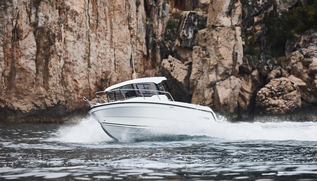700 Pilothouse 700 Pilothouse