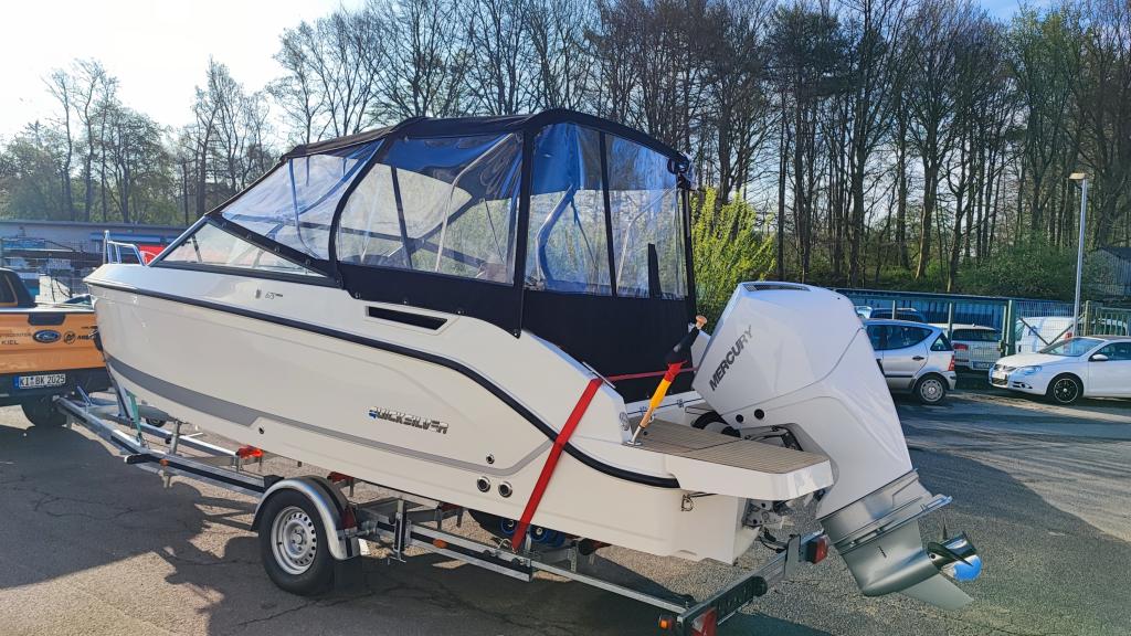 Activ 675 Cruiser mit 225 PS