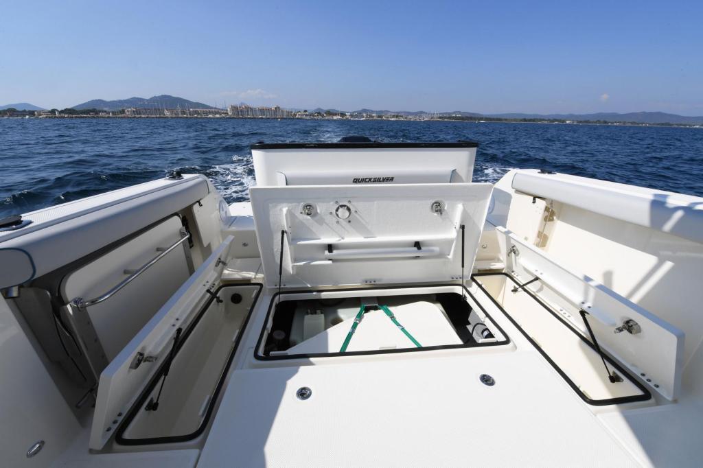 Captur 805 Pilothouse Captur 805 Pilothouse
