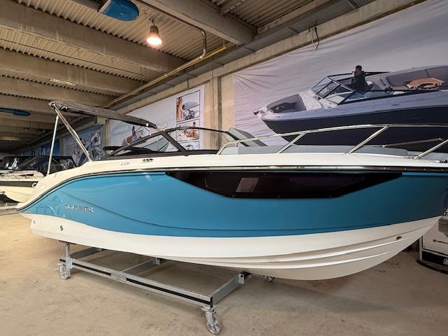 C21i Cuddy IB Premiere C21i Cuddy IB Premiere