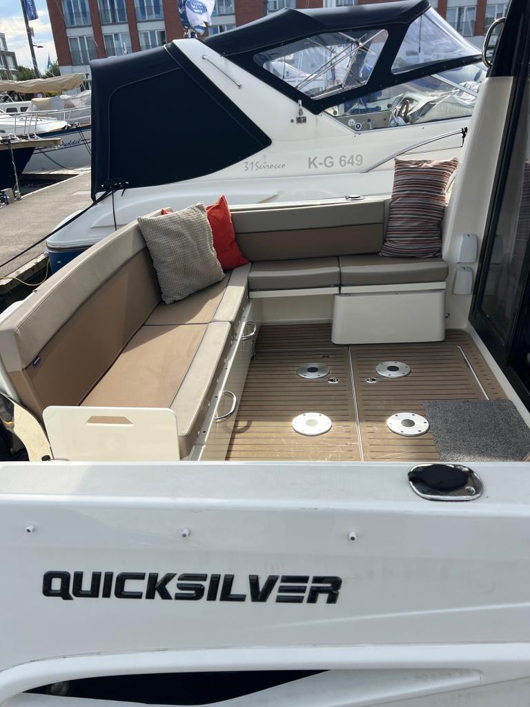 _Quicksilver_905_Weekend_300PS_V8 _Quicksilver_905_Weekend_300PS_V8