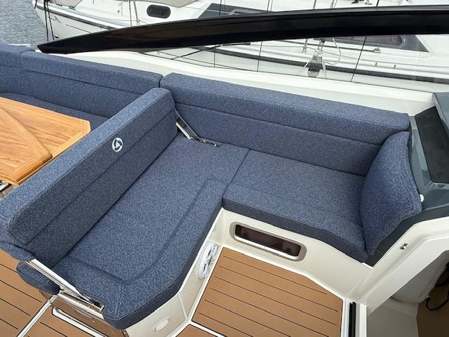 910 Odyssey mit 2x 250PS MESSEBOOT 910 Odyssey mit 2x 250PS MESSEBOOT