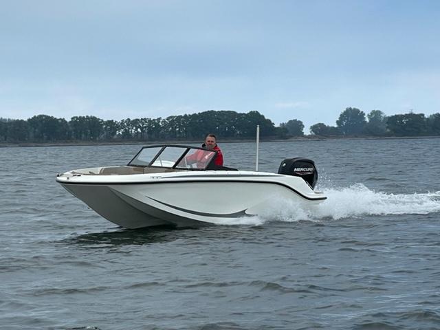 Activ 525 Axess mit 15 PS und Trailer, Element M17