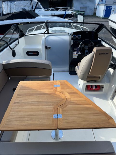 Quicksilver Activ 675 Cruiser mit Mercury 150 PS CF Lagerboot