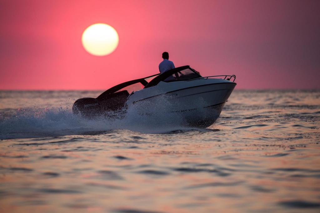 630 Bowrider mit 115 PS und Trailer
