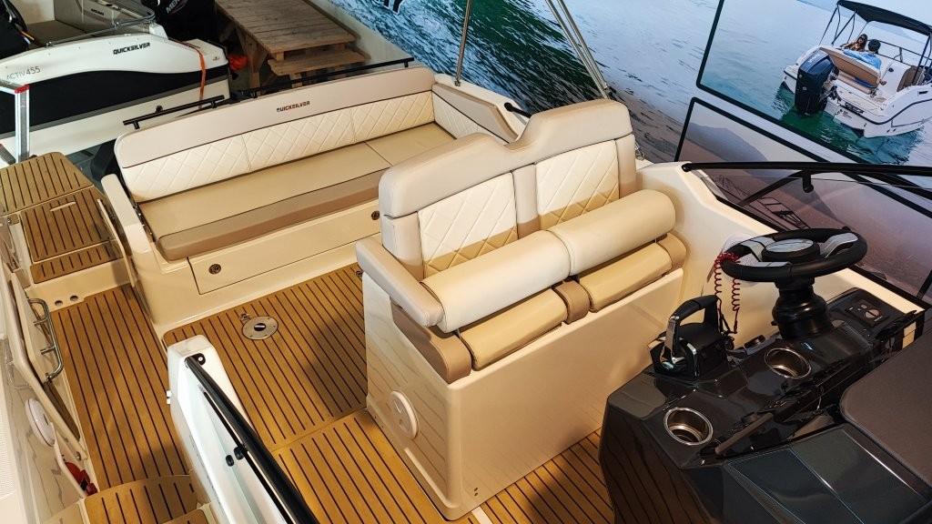 Activ 875 Sundeck 2x200PS V6