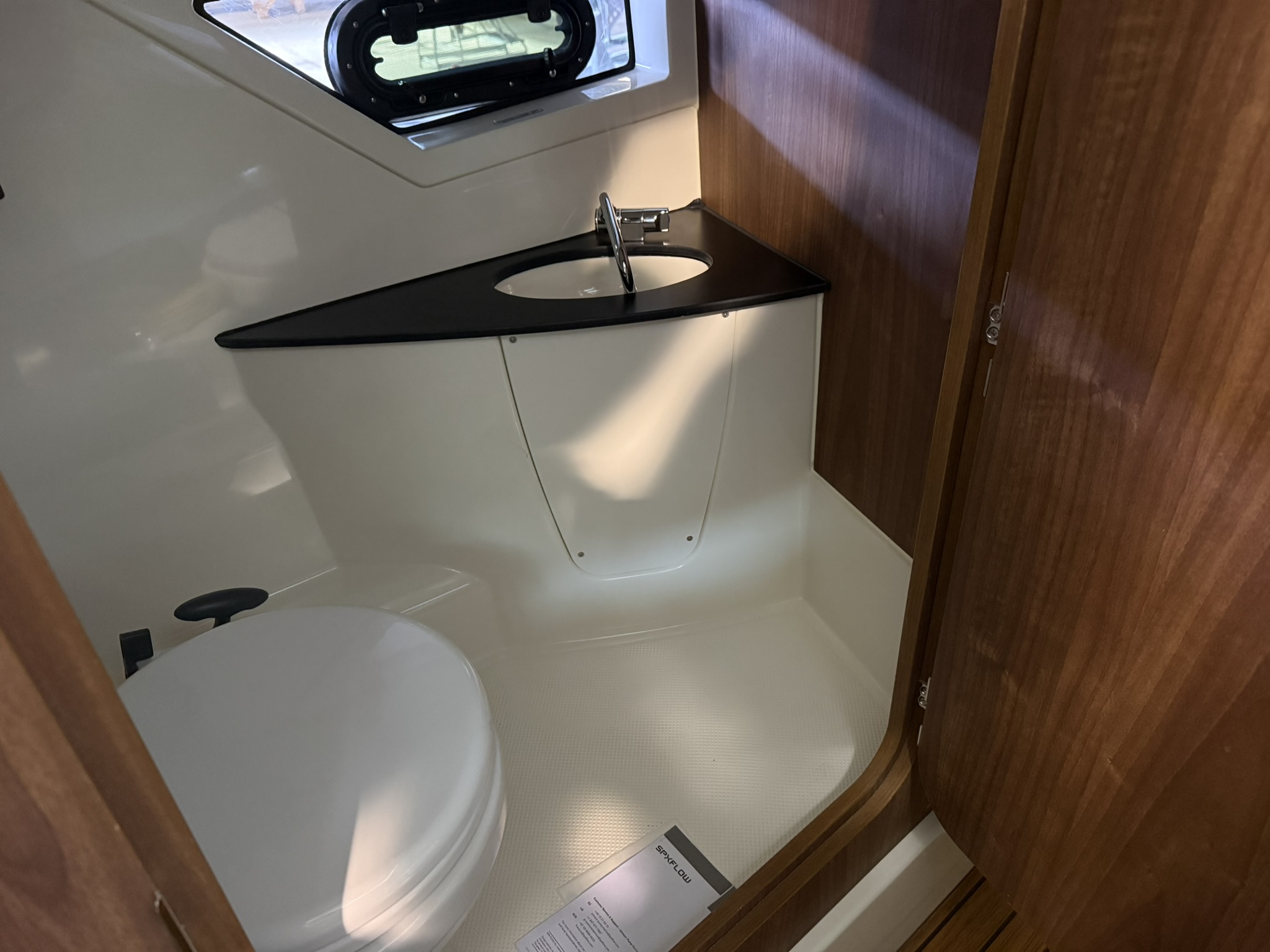 Quicksilver Activ 805 Cruiser mit Mercury 250PS Lagerboot 