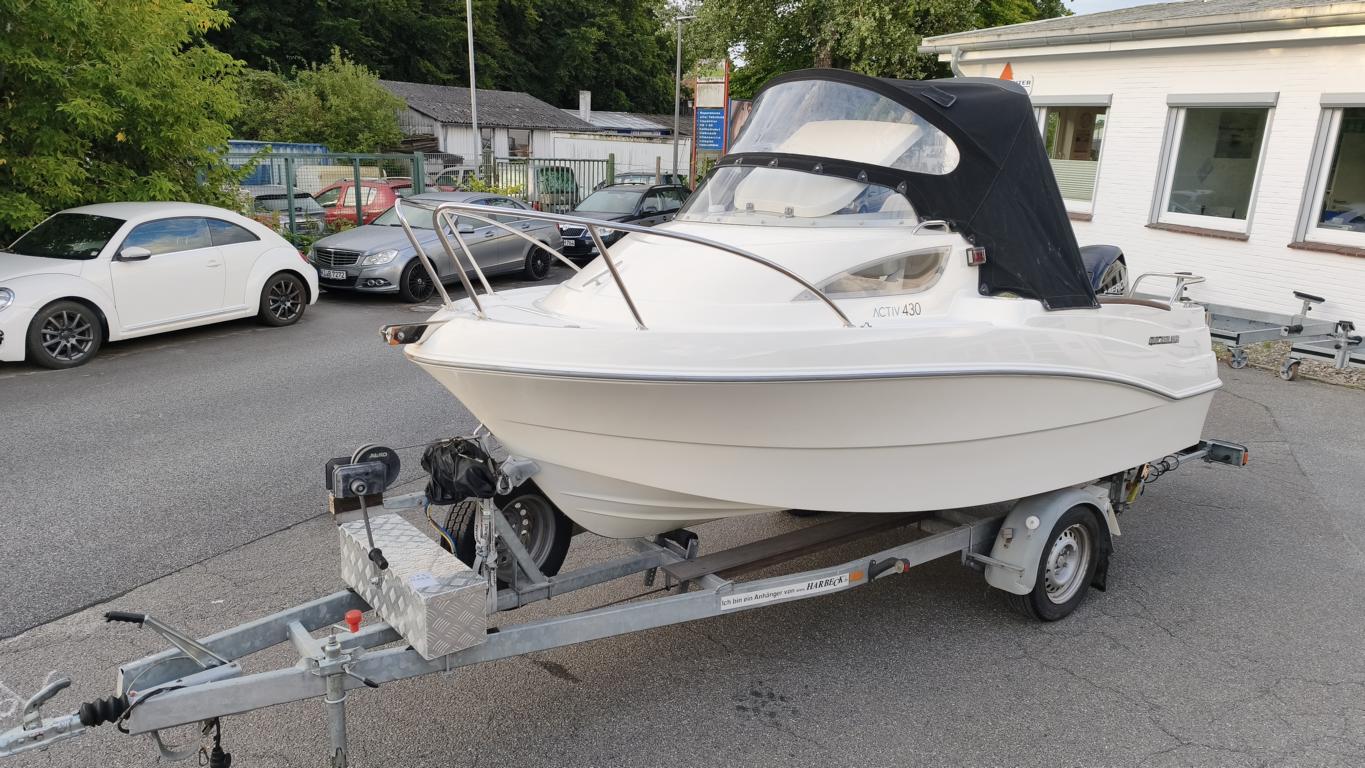 Quicksilver Activ 430 Cabin mit Mercury 25 PS und Trailer, Gebraucht