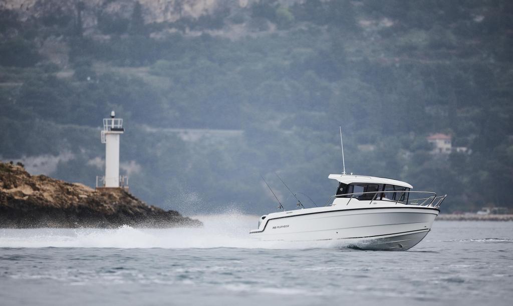 700 Pilothouse 700 Pilothouse
