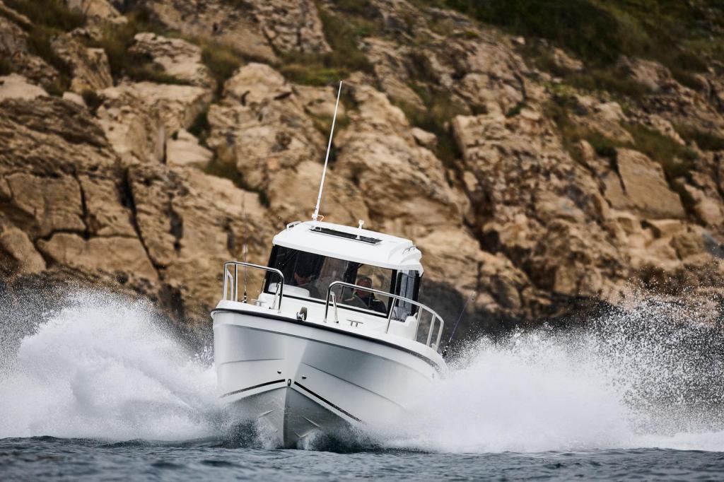 700 Pilothouse 700 Pilothouse