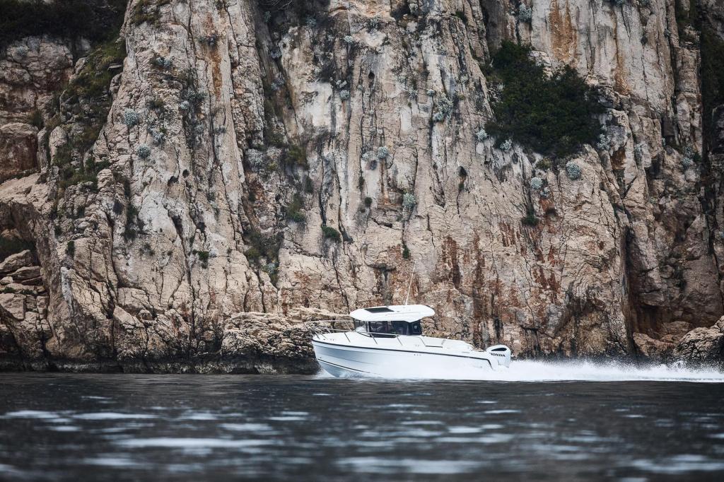 700 Pilothouse inkl. 115 PS und Trailer 700 Pilothouse inkl. 115 PS und Trailer
