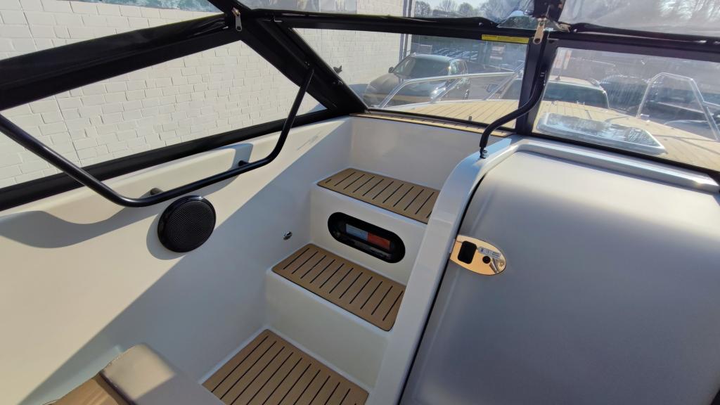 Activ 675 Cruiser mit 225 PS