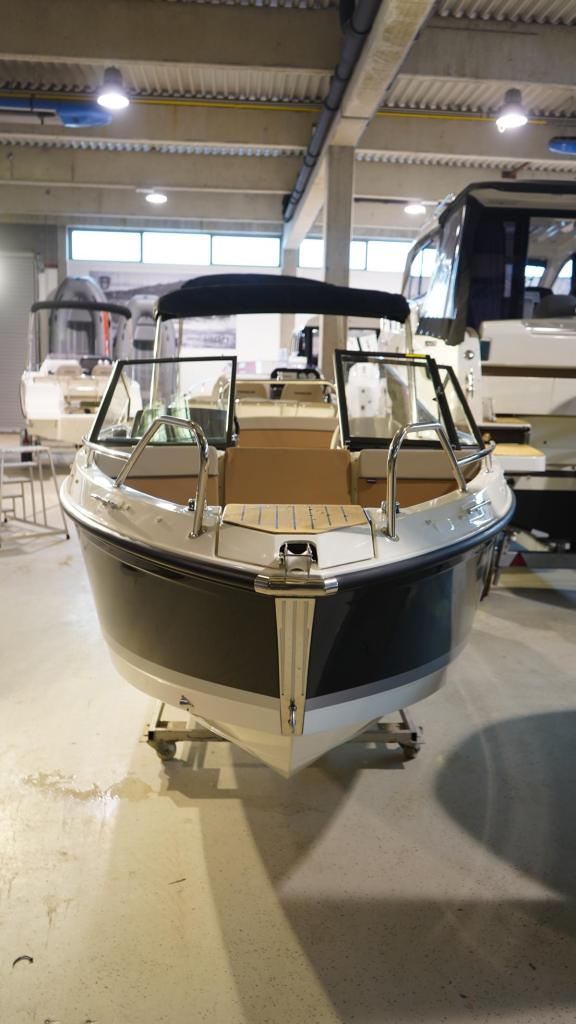 Activ 555 Bowrider mit 60PS