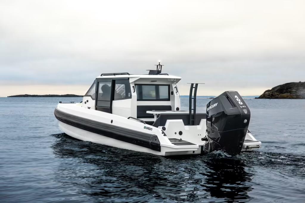 827 Coupe mit 250PS und Trailer 827 Coupe mit 250PS und Trailer