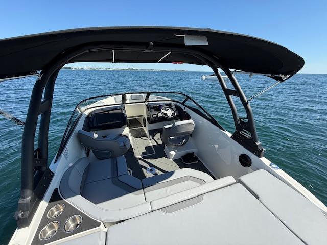 V20i Bowrider mit MerCruiser 4,5L 250PS V20i Bowrider mit MerCruiser 4,5L 250PS