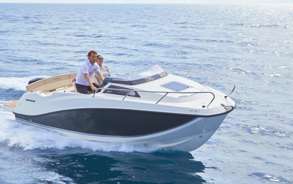 555 Cabin mit 80PS und Trailer