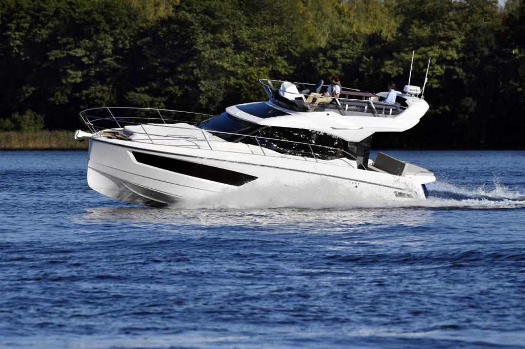 Monaco 110 Flybridge