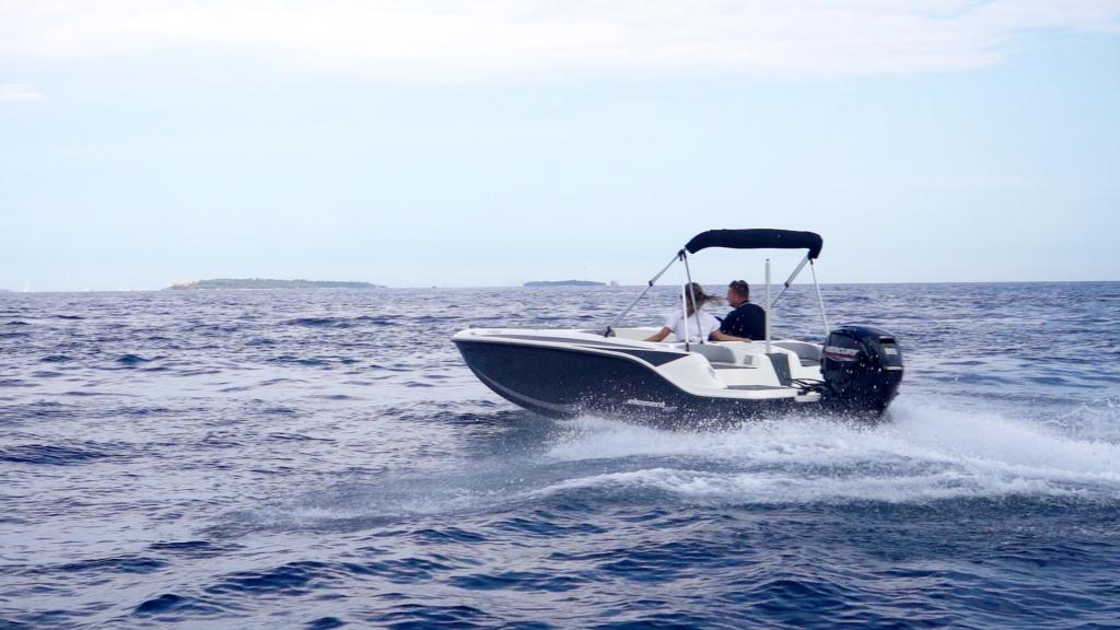 Element M17 mit 15 PS und Trailer, 525 Axess