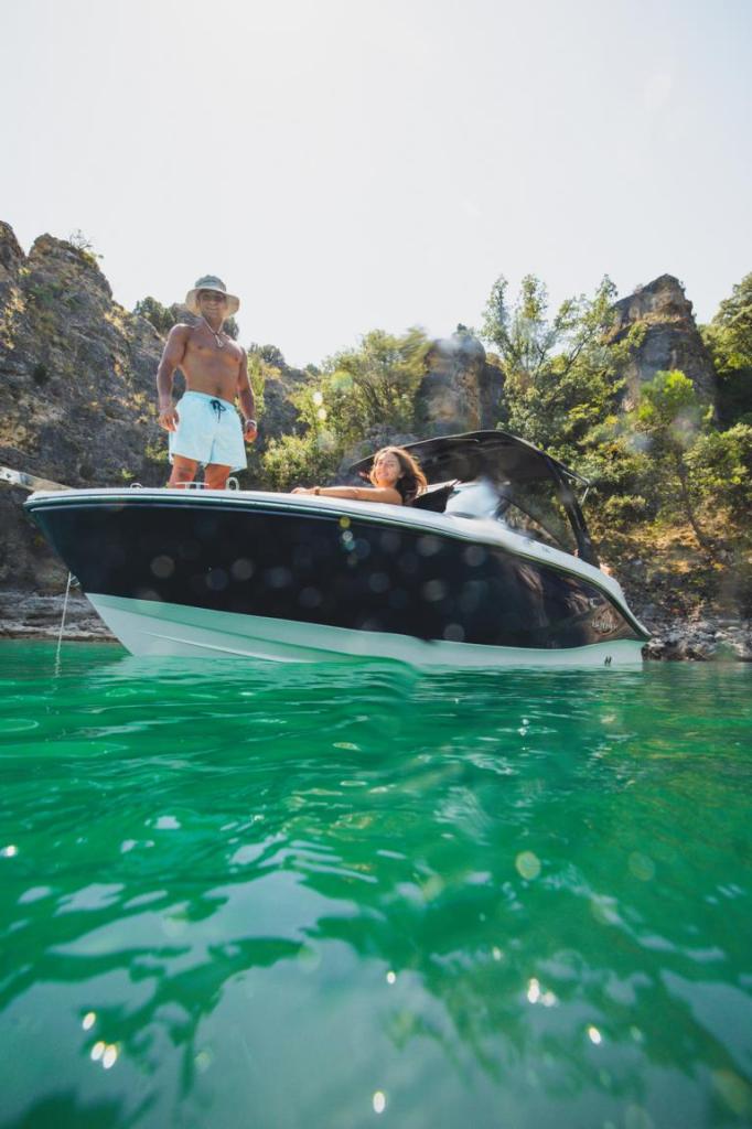 V20 Bowrider Outboard 115PS