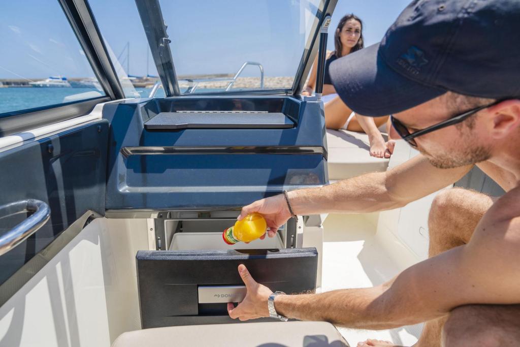 Activ 555 Bowrider mit 15PS inkl Trailer