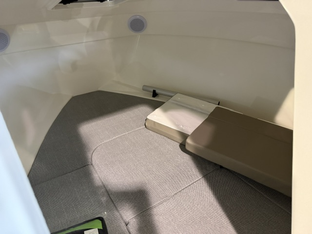Quicksilver Activ 555 Cabin mit 80PS Lagerboot #004