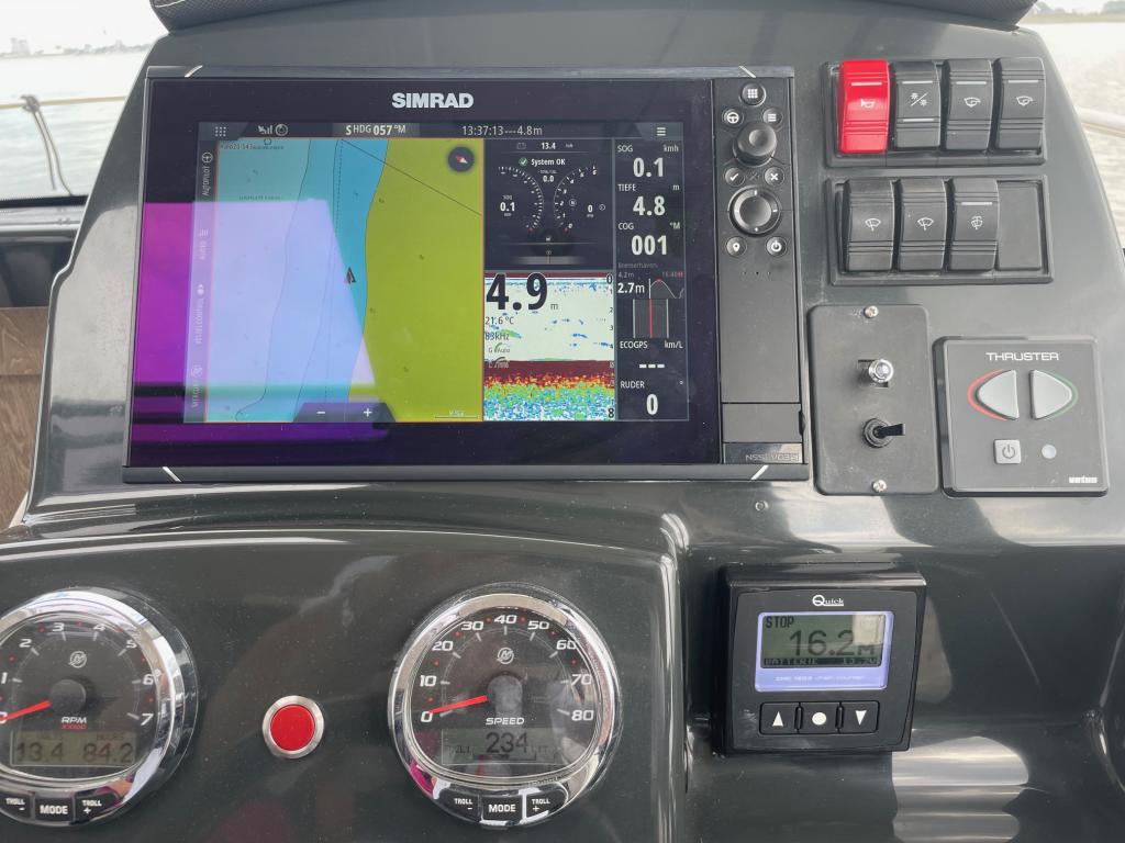 _Quicksilver_905_Weekend_300PS_V8 _Quicksilver_905_Weekend_300PS_V8