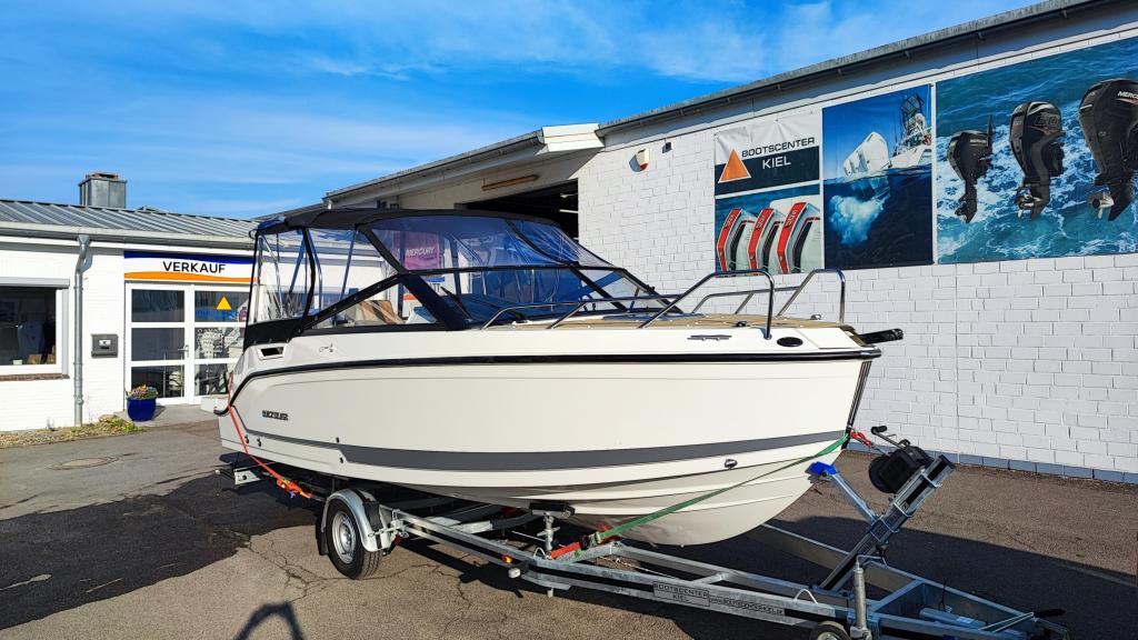 Activ 675 Cruiser mit 225 PS