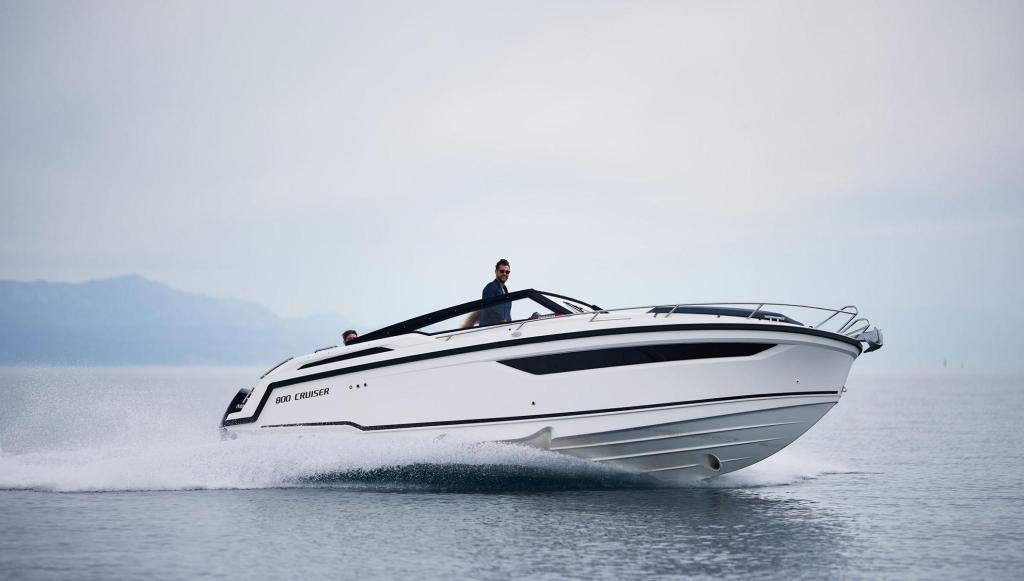 800 Cruiser inkl. 200 PS und Trailer 800 Cruiser inkl. 200 PS und Trailer