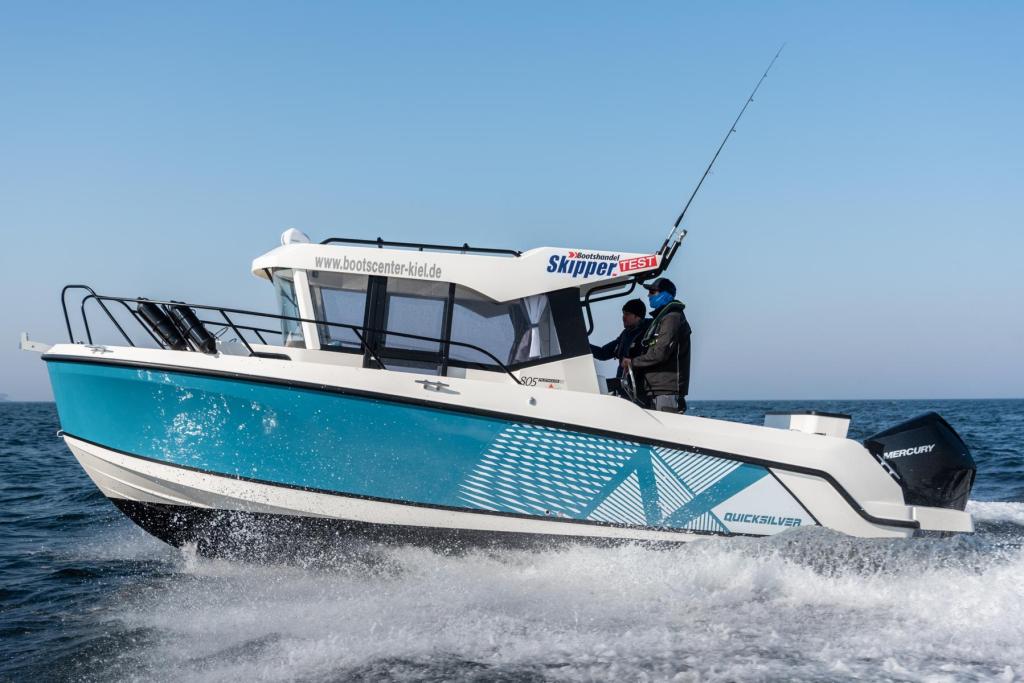 Captur 805 Pilothouse mit 225 PS