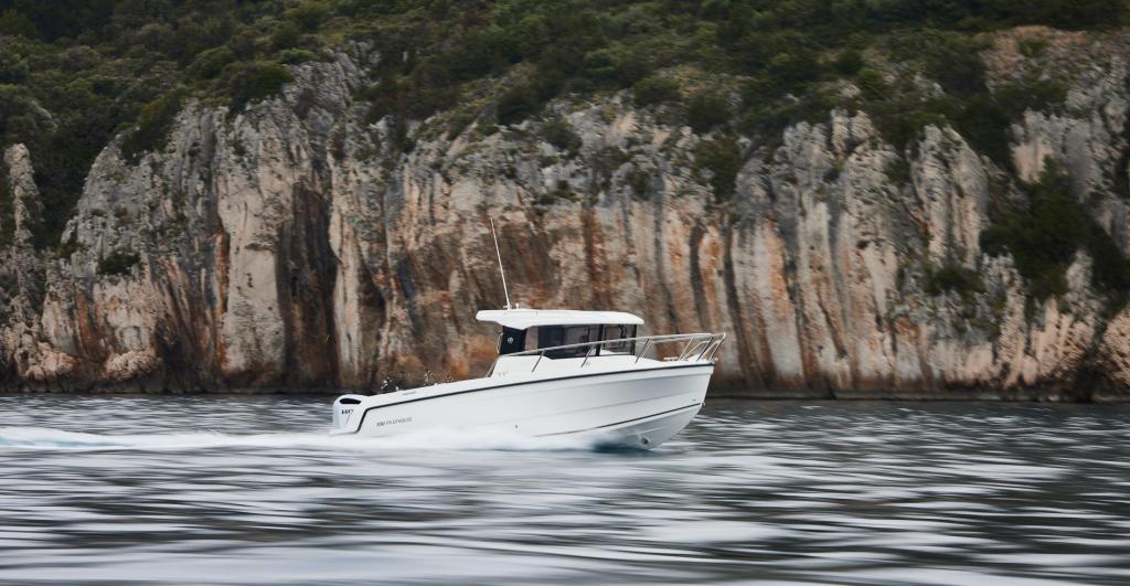 700 Pilothouse 700 Pilothouse