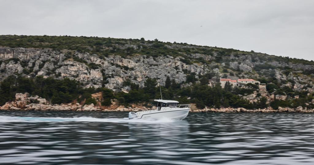 700 Pilothouse inkl. 115 PS und Trailer 700 Pilothouse inkl. 115 PS und Trailer