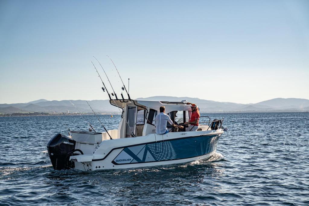 Captur 805 Pilothouse