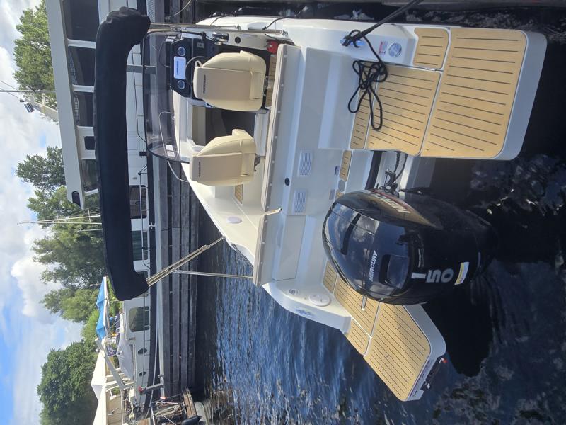 Quicksilver Activ 605 Sundeck mit 150PS