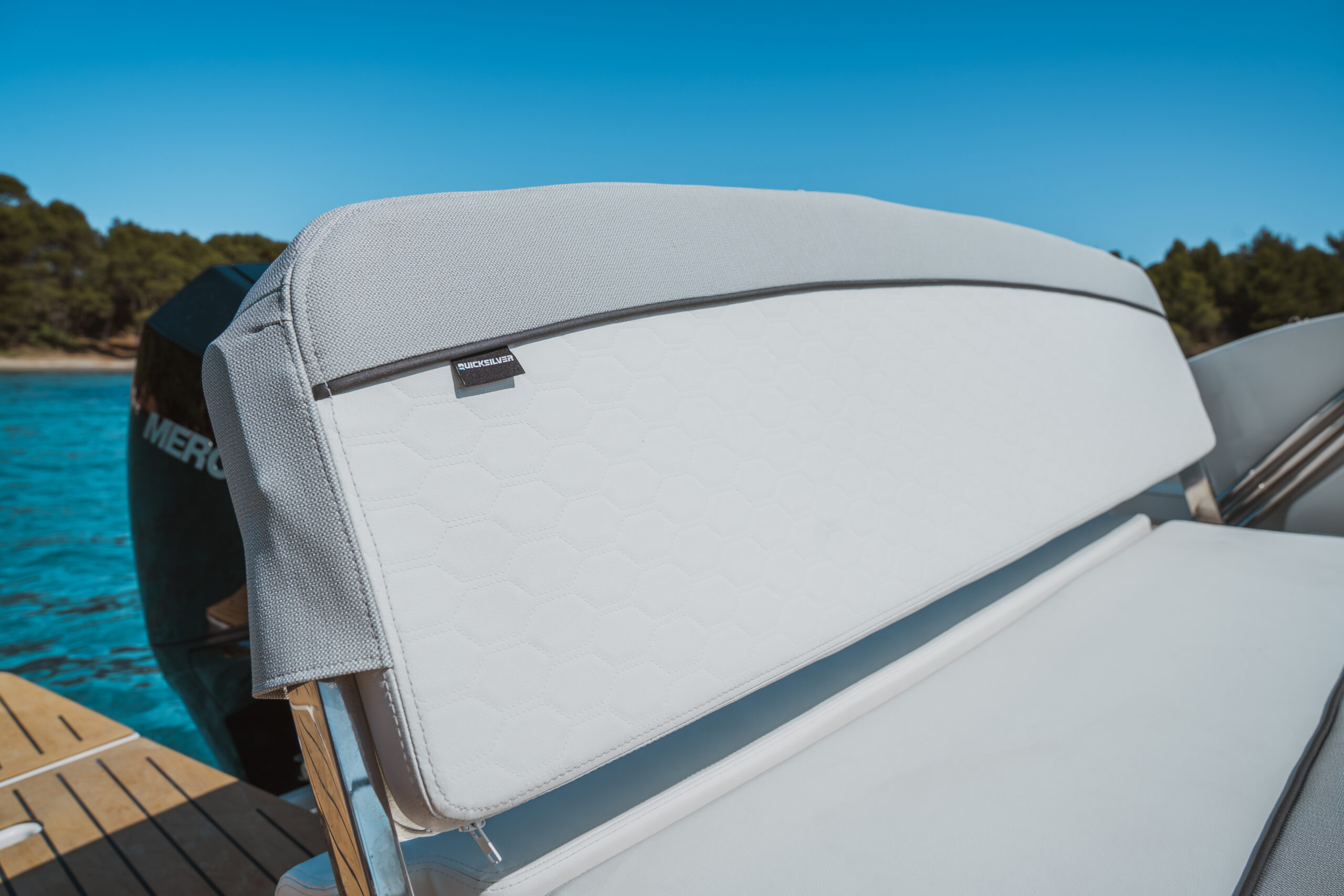 Quicksilver Activ 675 Cruiser mit Mercury 200 PS Lagerboot