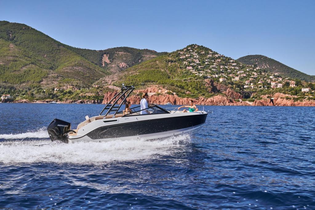 Activ 675 Bowrider Activ 675 Bowrider