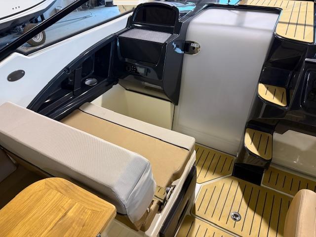 Activ 755 Cruiser mit 250 PS Activ 755 Cruiser mit 250 PS