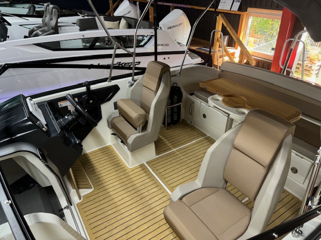 Quicksilver Activ 605 Cruiser mit Mercury 115 PS ProXS Lagerboot