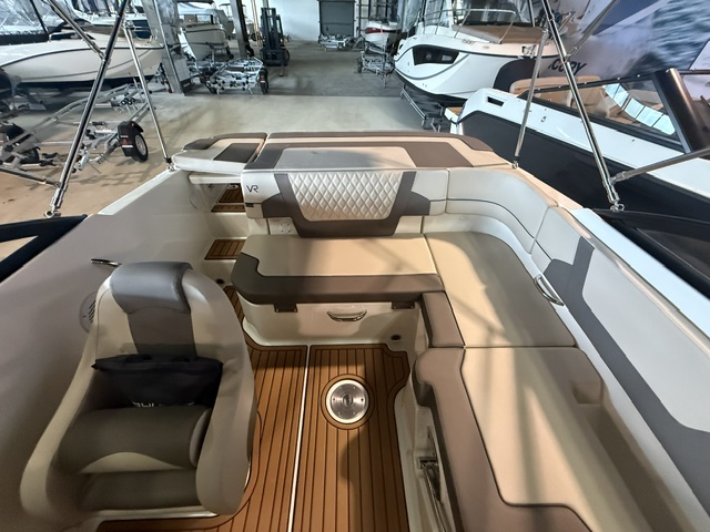Bayliner VR5 Cuddy IB mit Mercruiser 4.5l (250PS)