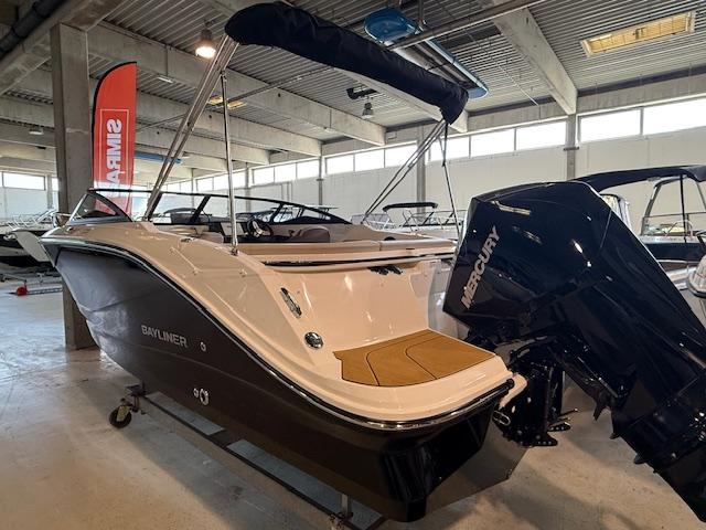 C21 Cuddy mit 225 PS TESTBOOT C21 Cuddy mit 225 PS TESTBOOT