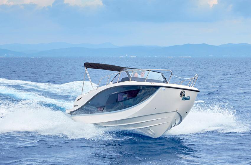 875 Sundeck mit 250 PS