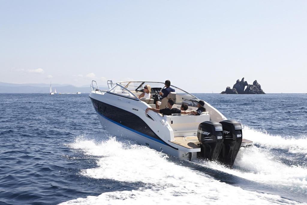 Activ 805 Cruiser mit 300PS